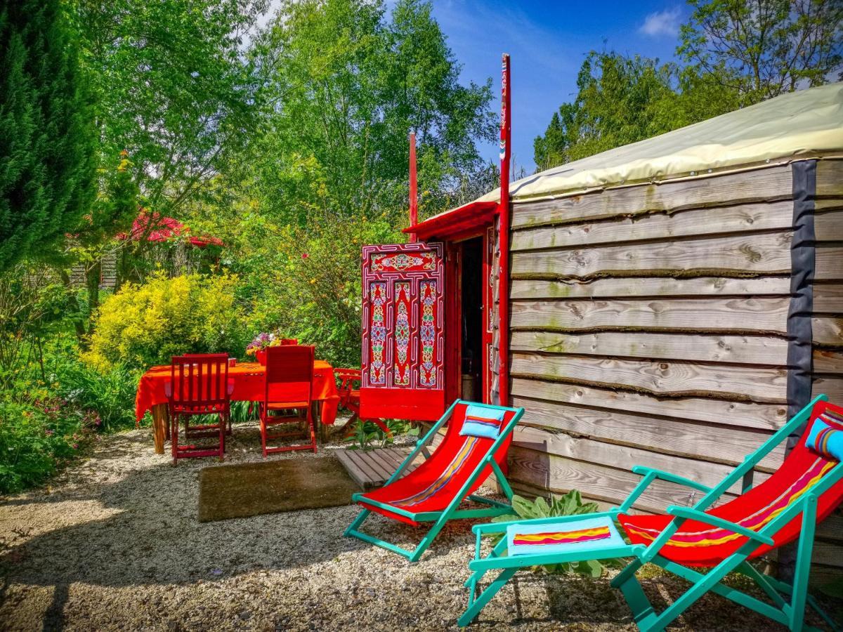 Au Bonheur Nomade Hotel Livry  ภายนอก รูปภาพ