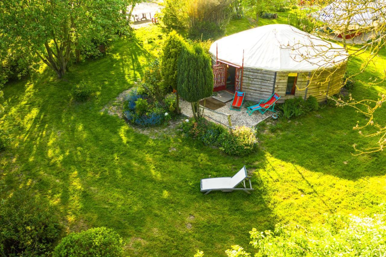 Au Bonheur Nomade Hotel Livry  ภายนอก รูปภาพ
