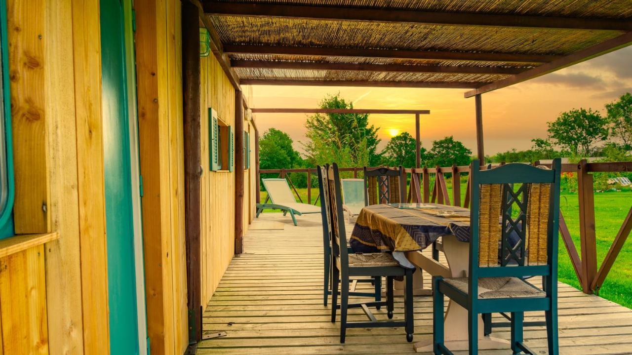 Au Bonheur Nomade Hotel Livry  ภายนอก รูปภาพ