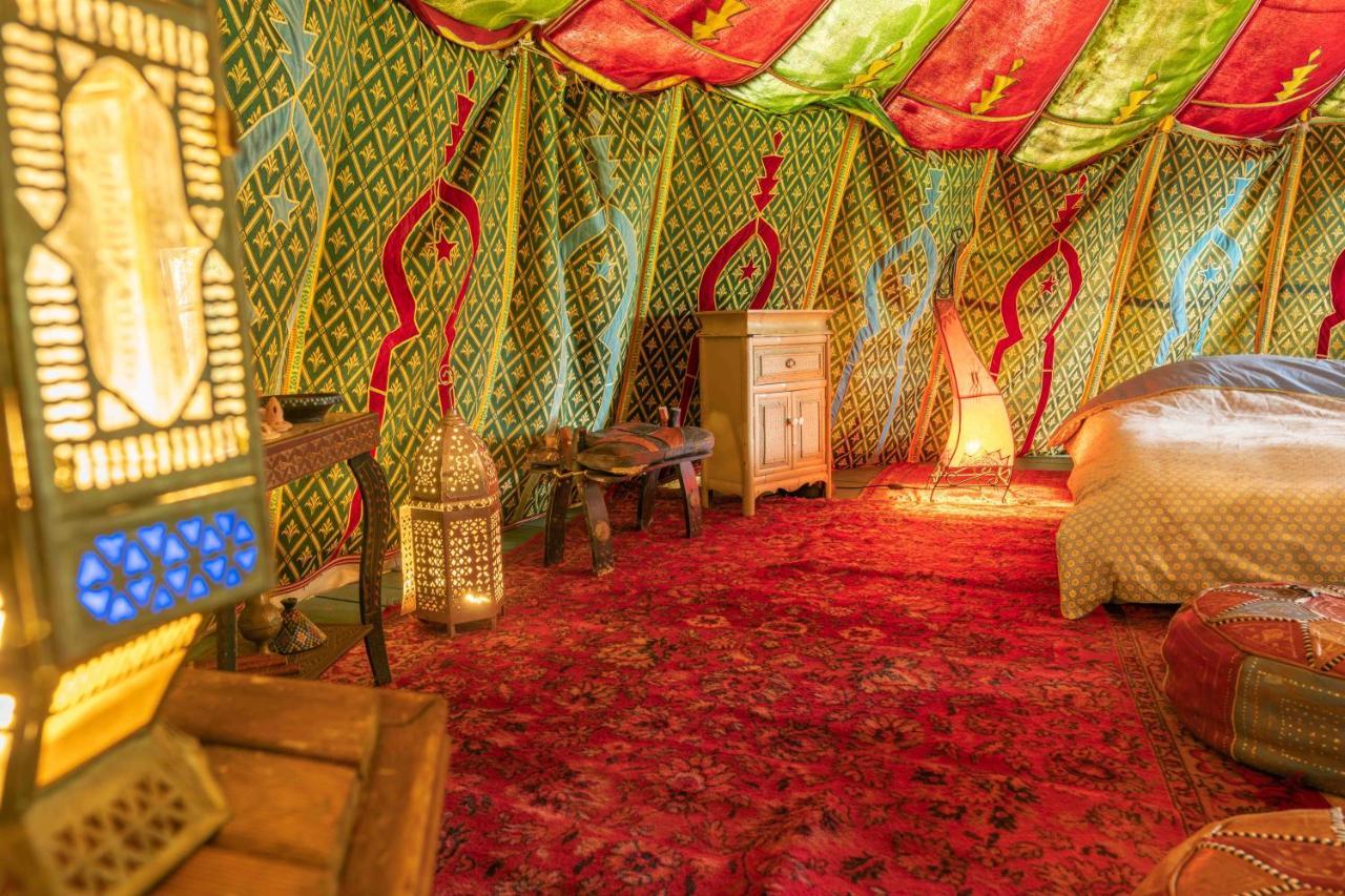 Au Bonheur Nomade Hotel Livry  ภายนอก รูปภาพ