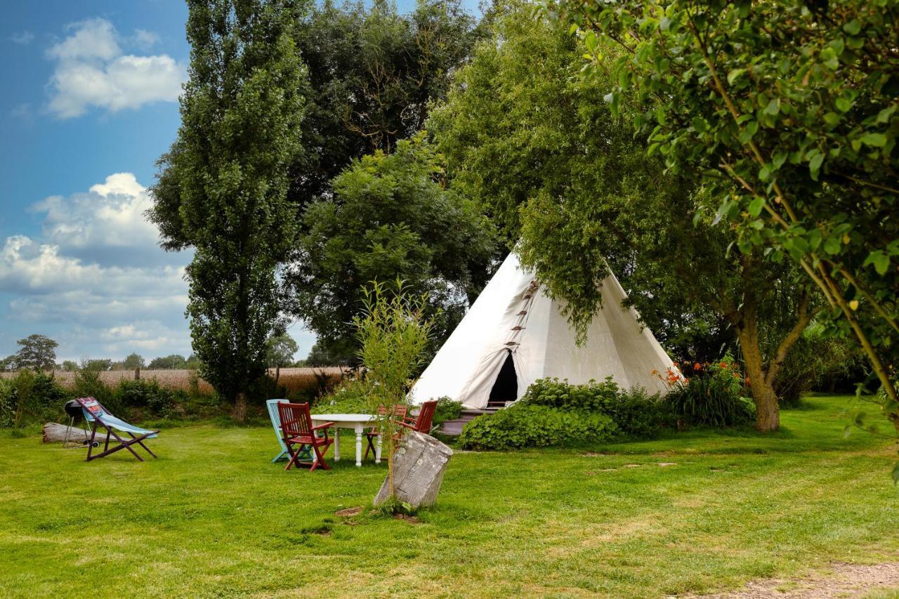 Au Bonheur Nomade Hotel Livry  ภายนอก รูปภาพ