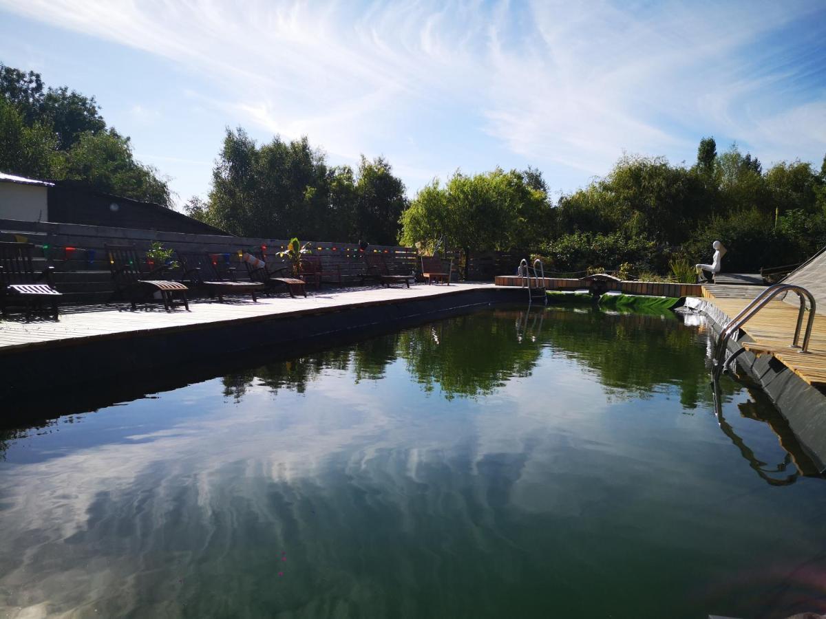 Au Bonheur Nomade Hotel Livry  ภายนอก รูปภาพ