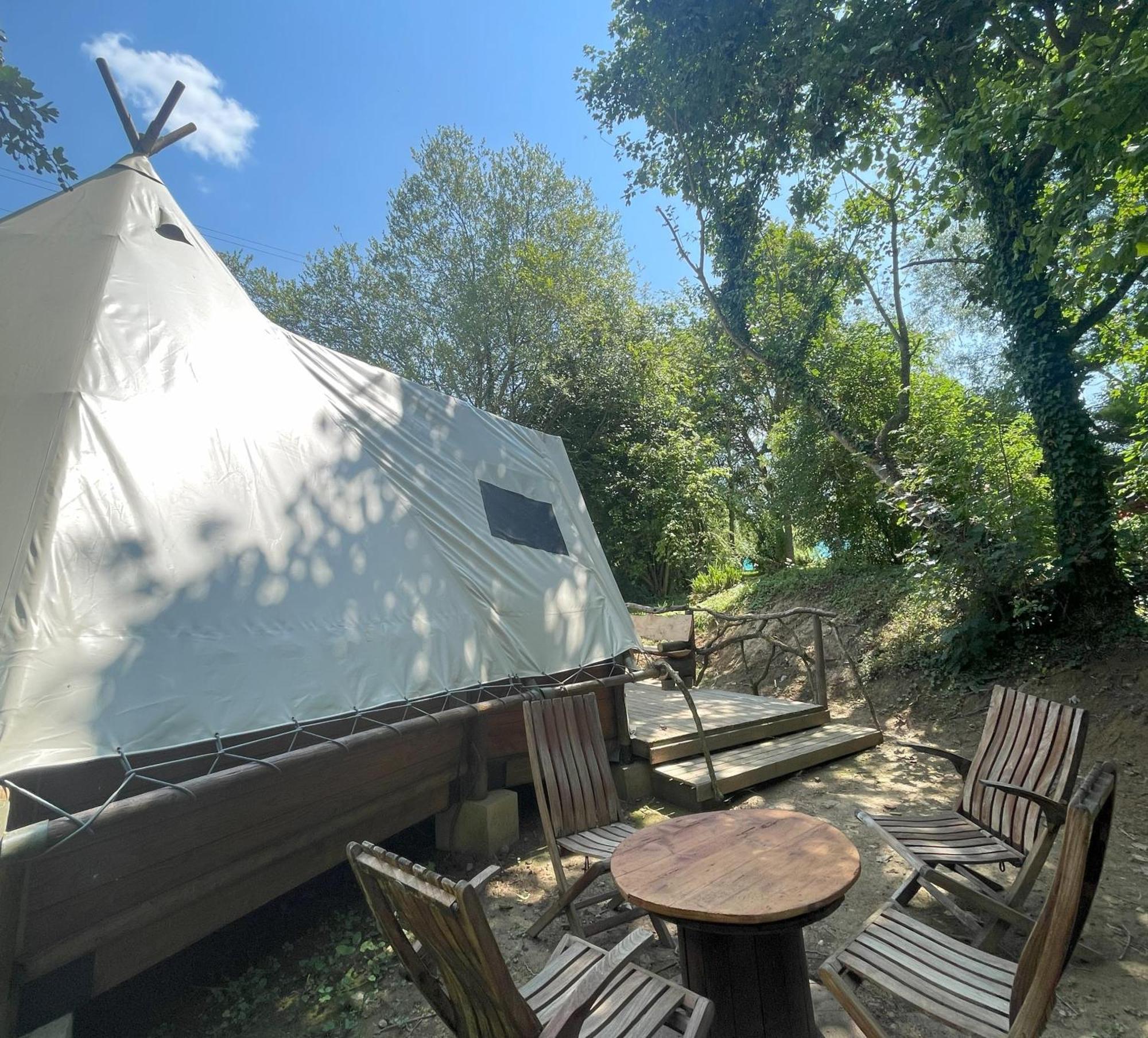 Au Bonheur Nomade Hotel Livry  ภายนอก รูปภาพ